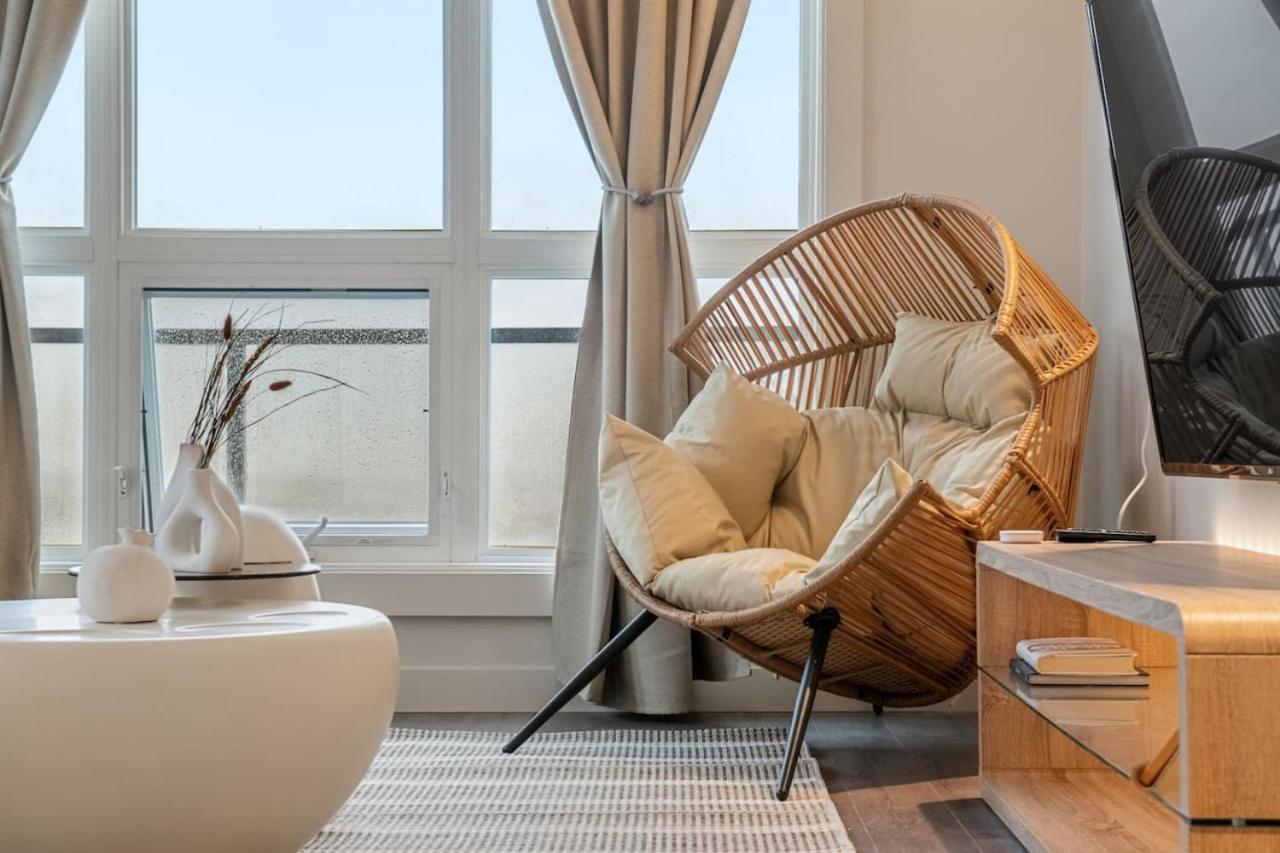 Upscale Penthouse Stay With Mountain & City Views, Free Parking, Bbq Grill, Office Space & More YYC Exteriér fotografie